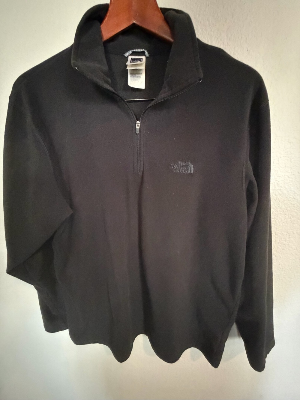 The North Face Men’s Black Quarter-Zip Fleece Pullover Large